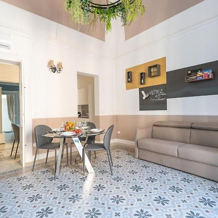 Nitti43 Luxury Apartment Taranto Luaran gambar